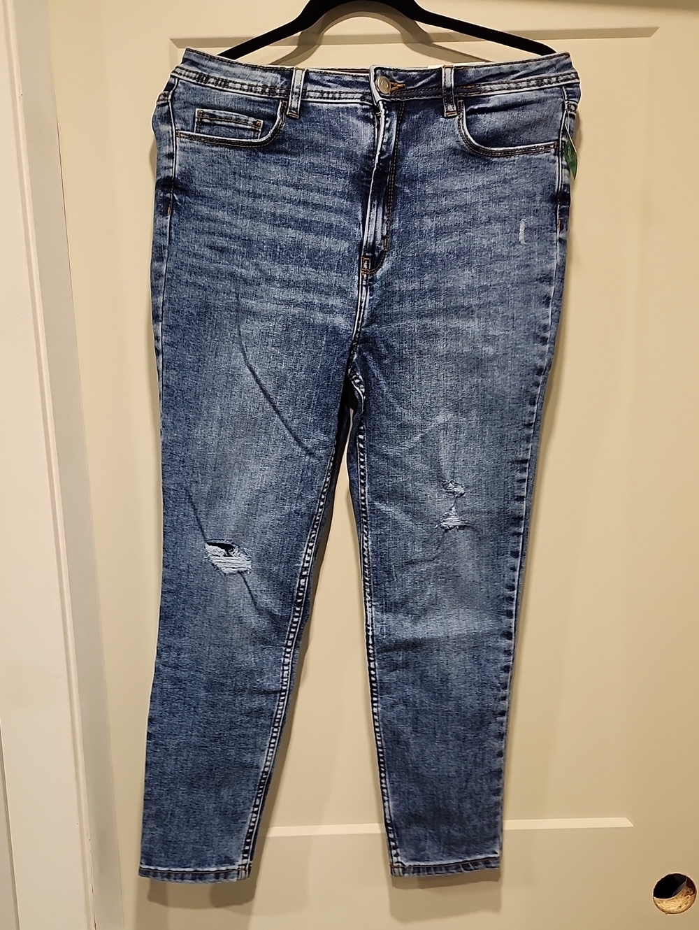 George Women's Skinny Distressed CapriJeans in Blue
